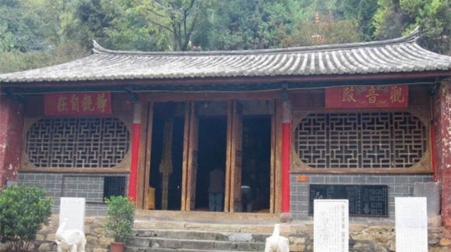 Yanquan Temple in Yiliang County in Kunming