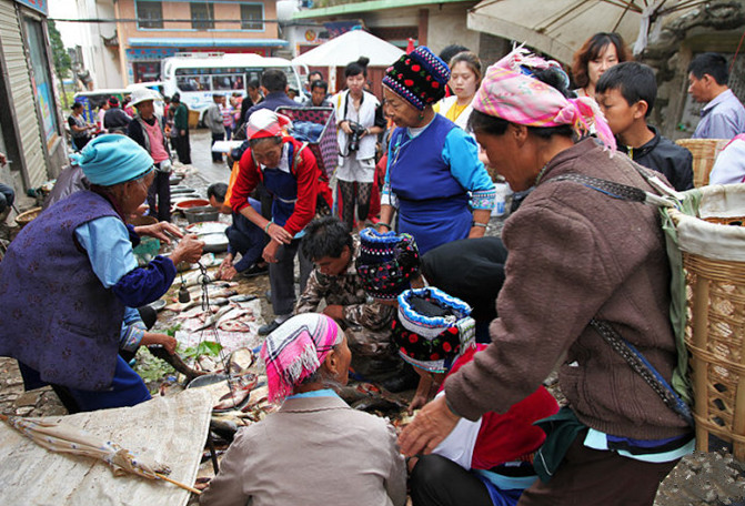 Saturday market at Ease Bai Ethnic Village