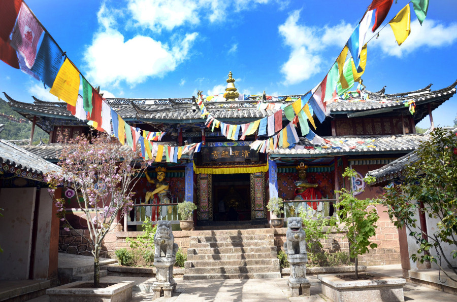 Lijiang Wenfeng Monastery