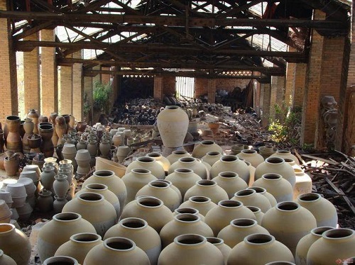 Wanyao Pottery Maker in Jianshui County