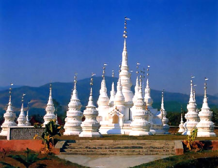 Manfeilong White Pagoda in Xishuangbanna 