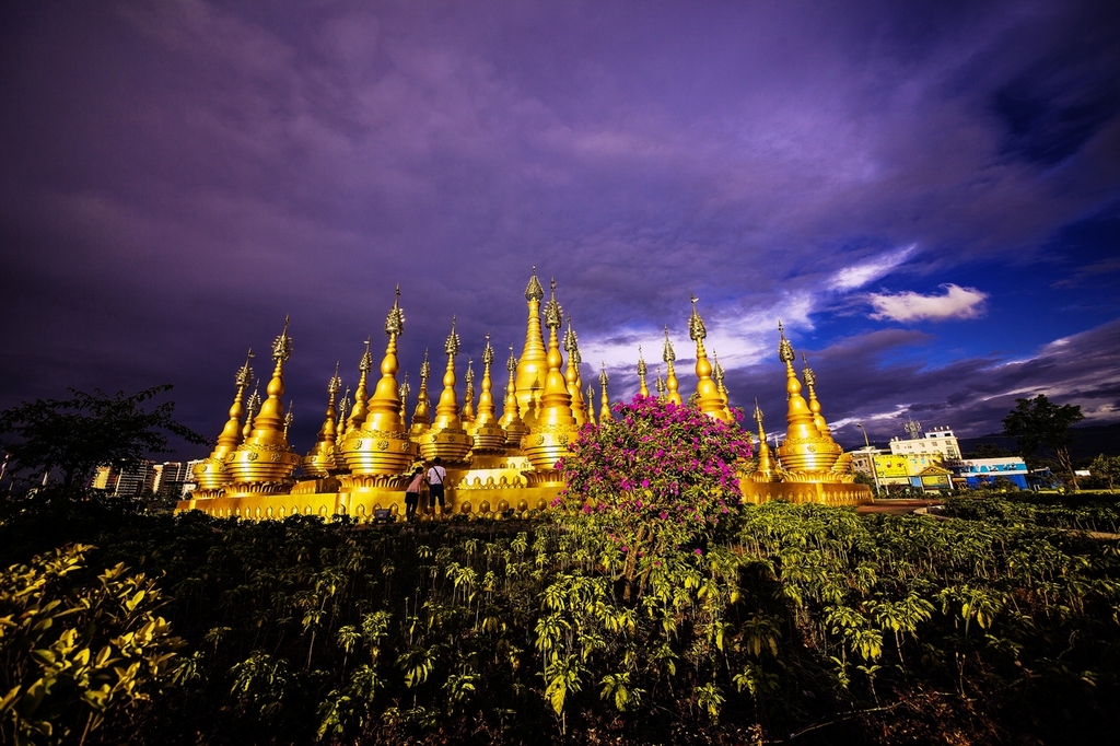 Menghuan Grand Golden Pagoda