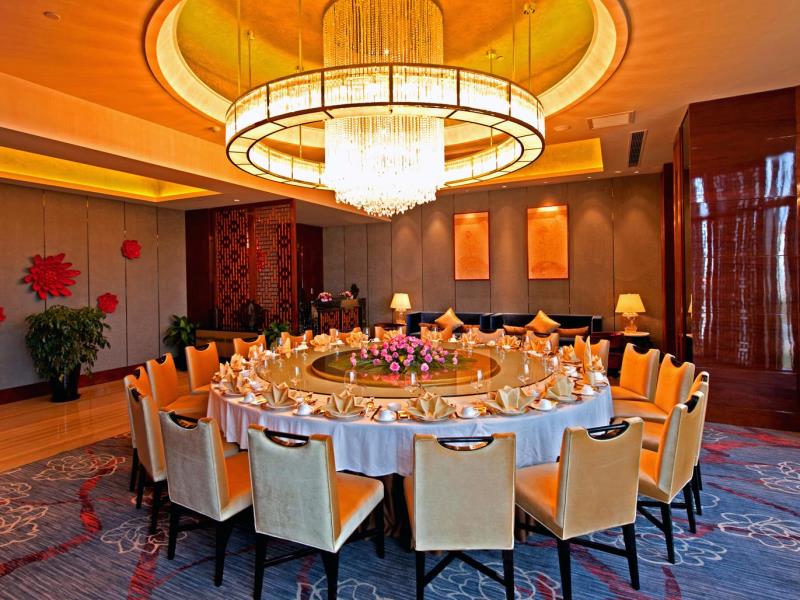 Kunming-Wyndham-Grand-Plaza-Royale-Coloful-Hotel-1