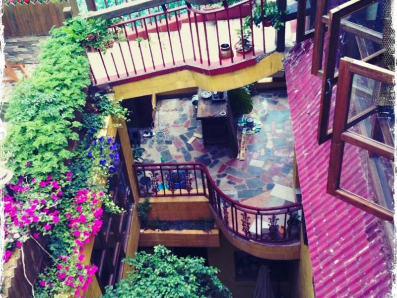 Kunming-Lost-Garden-Guesthouse-1