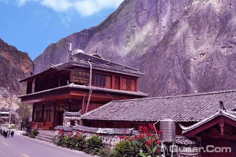 Woody-Guesthouse-in-Tiger-Leaping-Gorge