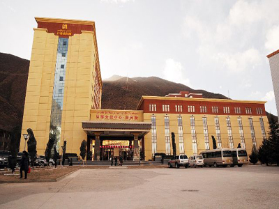 Changdu-Bus-station.jpg