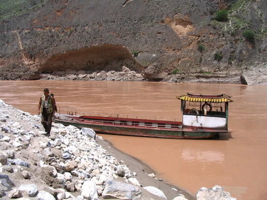 Daju Ferry of Tiger Leaping Gorge