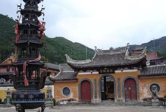 Fahuasi Temple and Grottoes in Anning City
