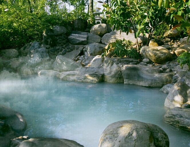 Dali Geothermal Paradise in Jiuqitai Hot Spring,Eryuan County