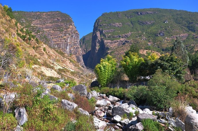 Yangbi Stone Gate Pass in Dali