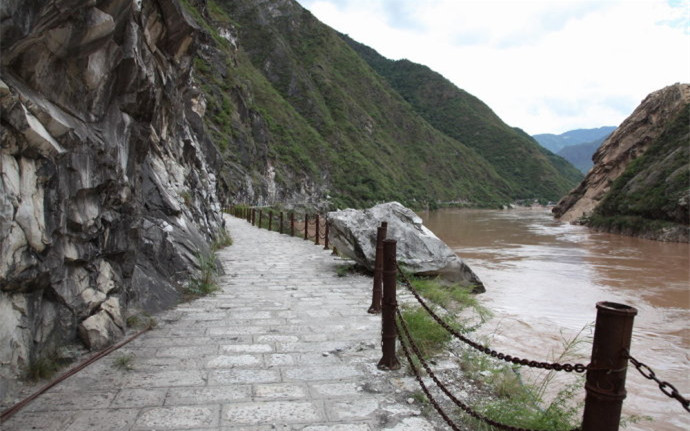 Lijiang Tiger Leaping Gorge(the upper part)