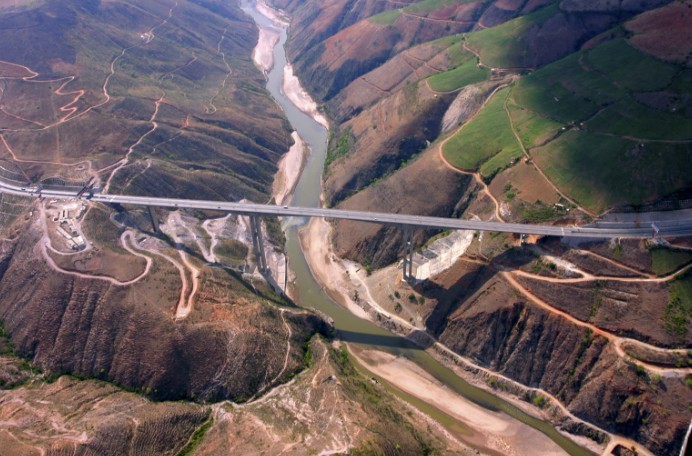 Honghe Bridge in Yuanjiang County