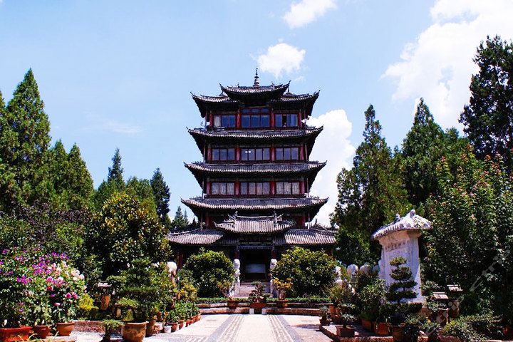 Lijiang Lion Hill and Wangu Tower