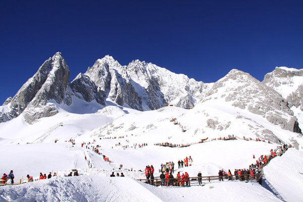 Glacier Park Cableway of Jade Dragon Snow Mountain