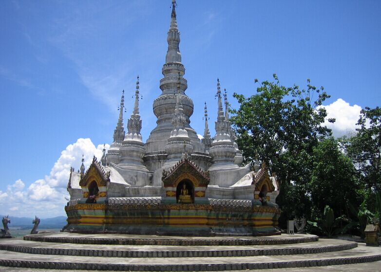 Manfeilong White Pagoda in XishuangBanna