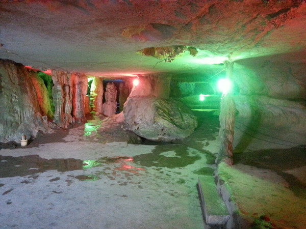 Xianrendong Cave in Puzhehei