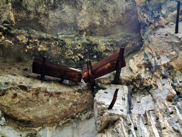 Bos Hanging Coffins in Yanjing County