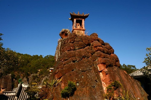 Shizhong Temple and Ancient Grottoes 