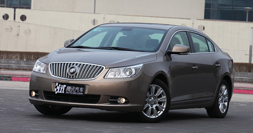 Buick LaCrosse 5 seat Car