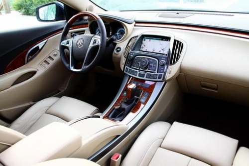 Buick LaCrosse 5 seat Car