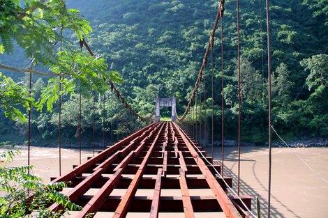 Huitong Bridge seen from the eastern bridgehead.